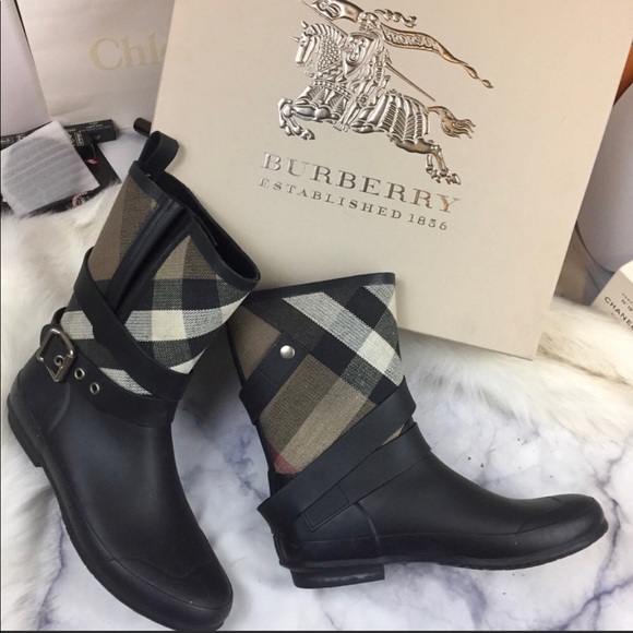 Burberry Shoes - BURBERRY Holloway Rain Boots sz 39